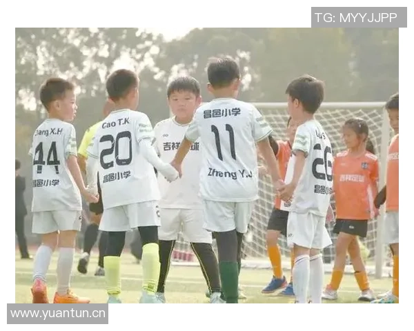 我校男足奋勇拼搏荣获省青少年校园足球联赛亚军佳绩 我校男足奋勇拼搏荣获省青少年校园足球联赛亚军佳绩